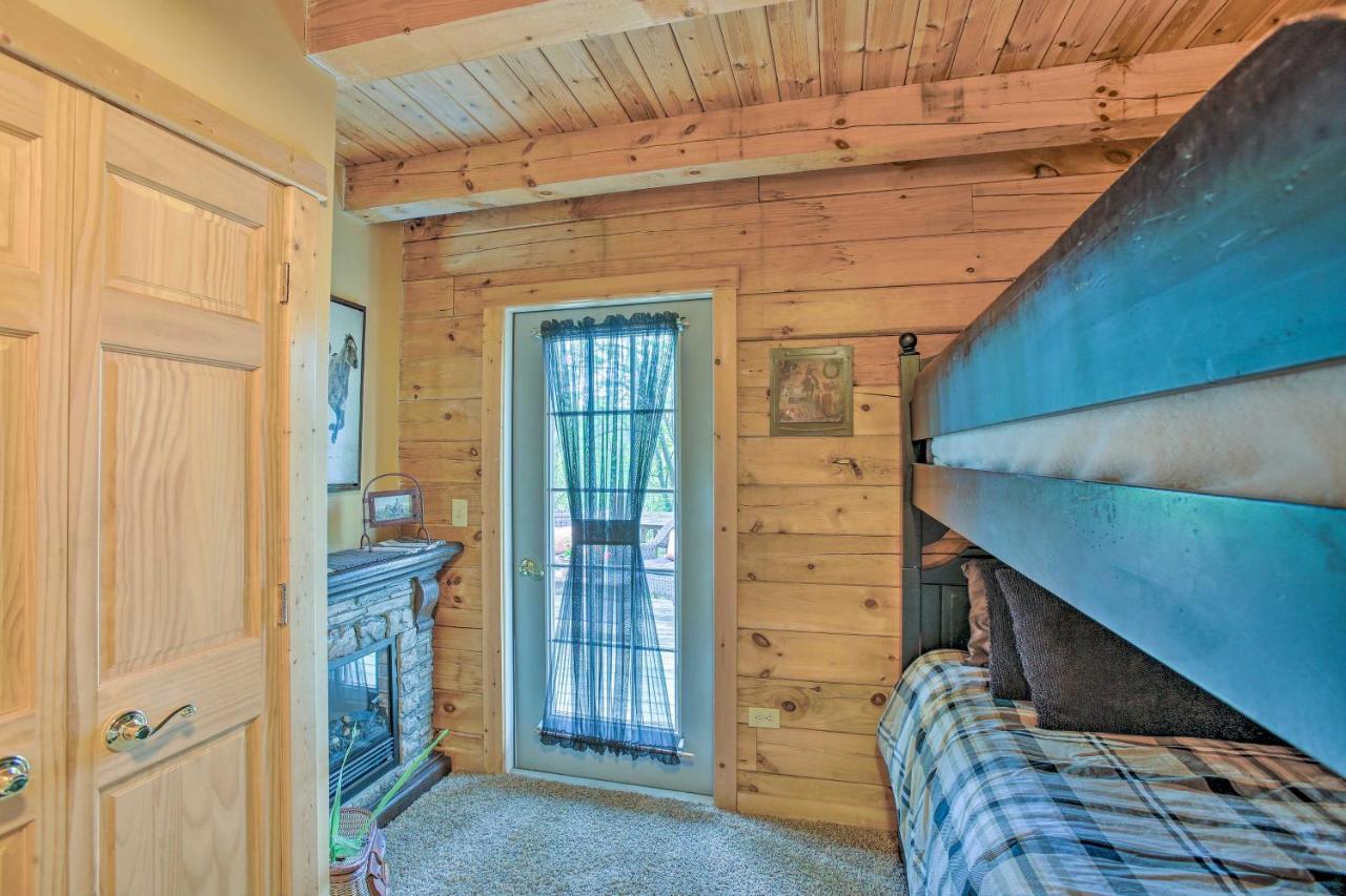 Resort Cabin With Fire Pit Golf, Hike And Play! Rothbury Экстерьер фото