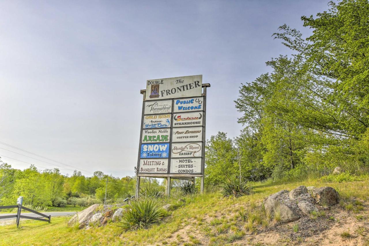 Resort Cabin With Fire Pit Golf, Hike And Play! Rothbury Экстерьер фото
