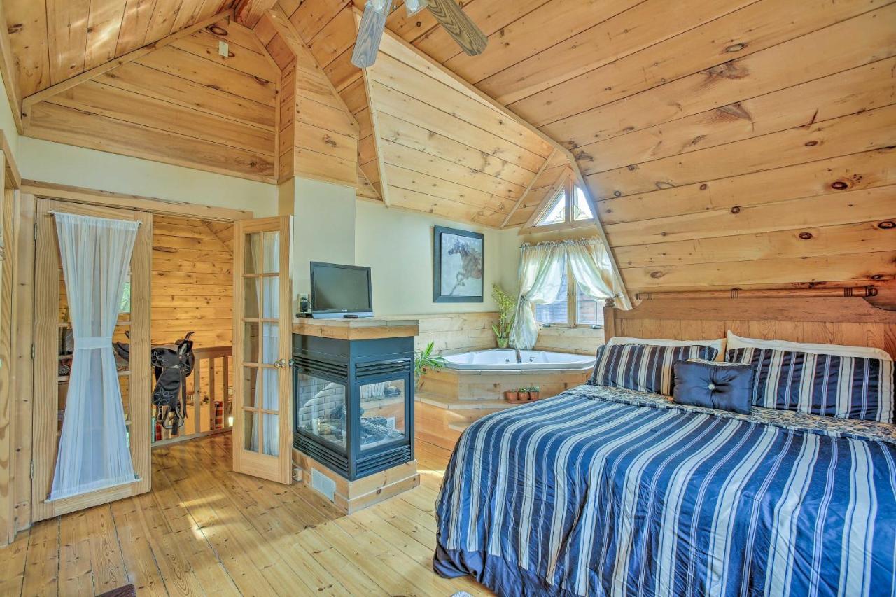 Resort Cabin With Fire Pit Golf, Hike And Play! Rothbury Экстерьер фото