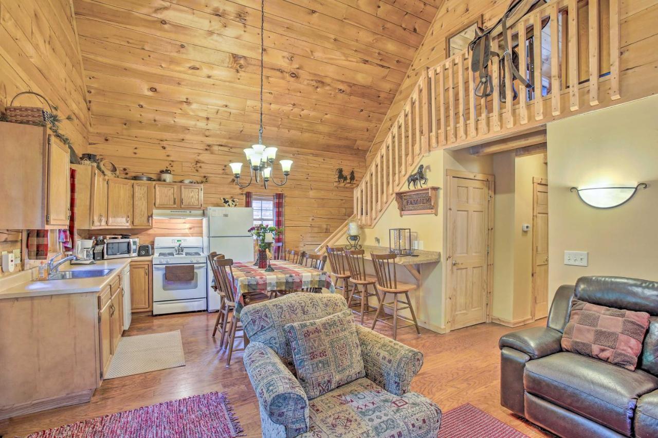 Resort Cabin With Fire Pit Golf, Hike And Play! Rothbury Экстерьер фото